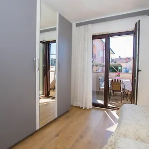 https://apartments-marija-funtana.in-istria.net